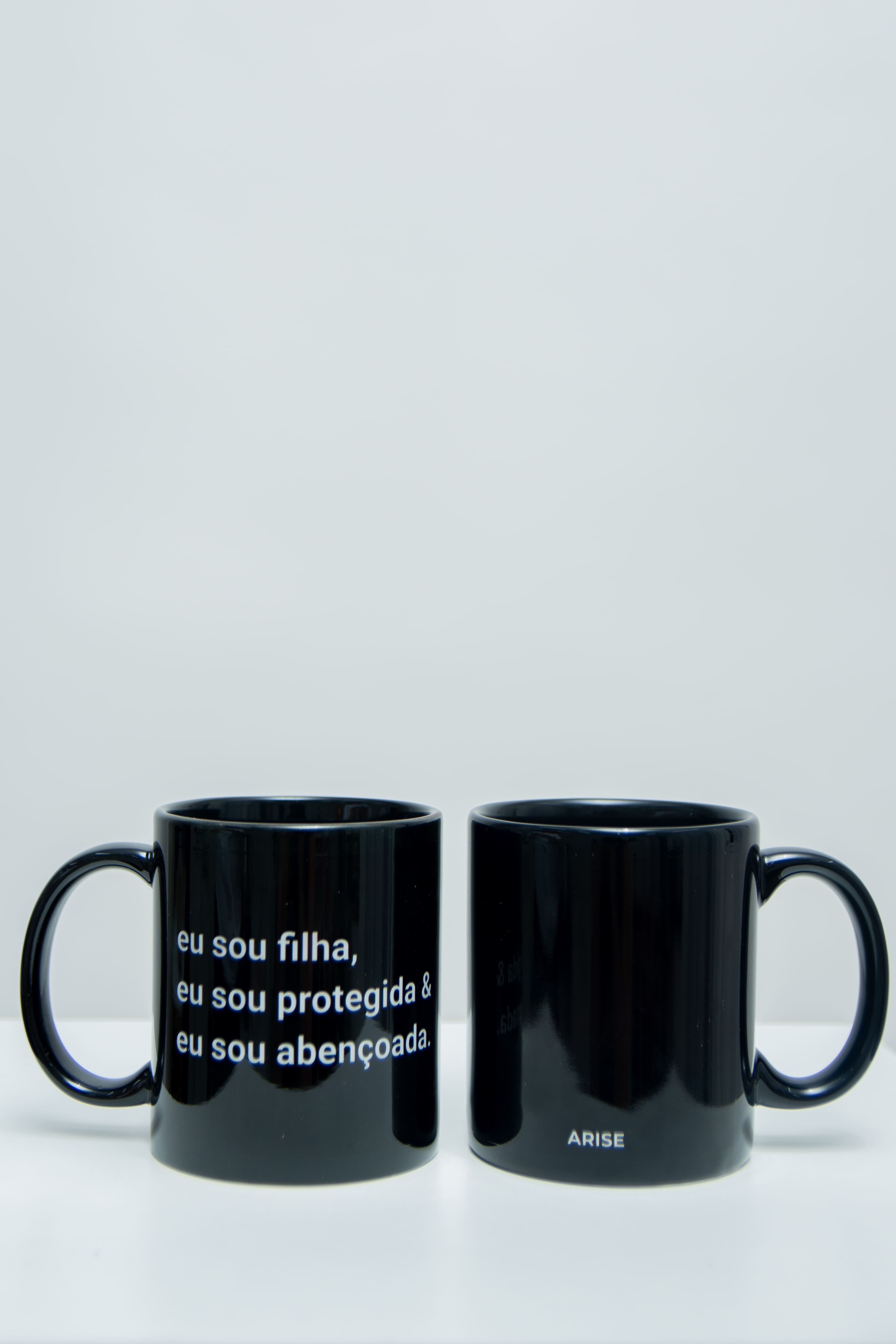 Caneca EU SOU FILHA - Preto - Imagem 1